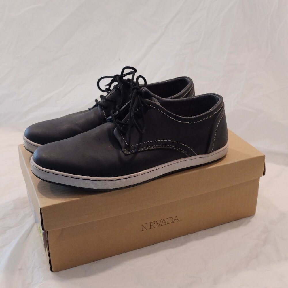 Nevada Sneakers Men's Size 9